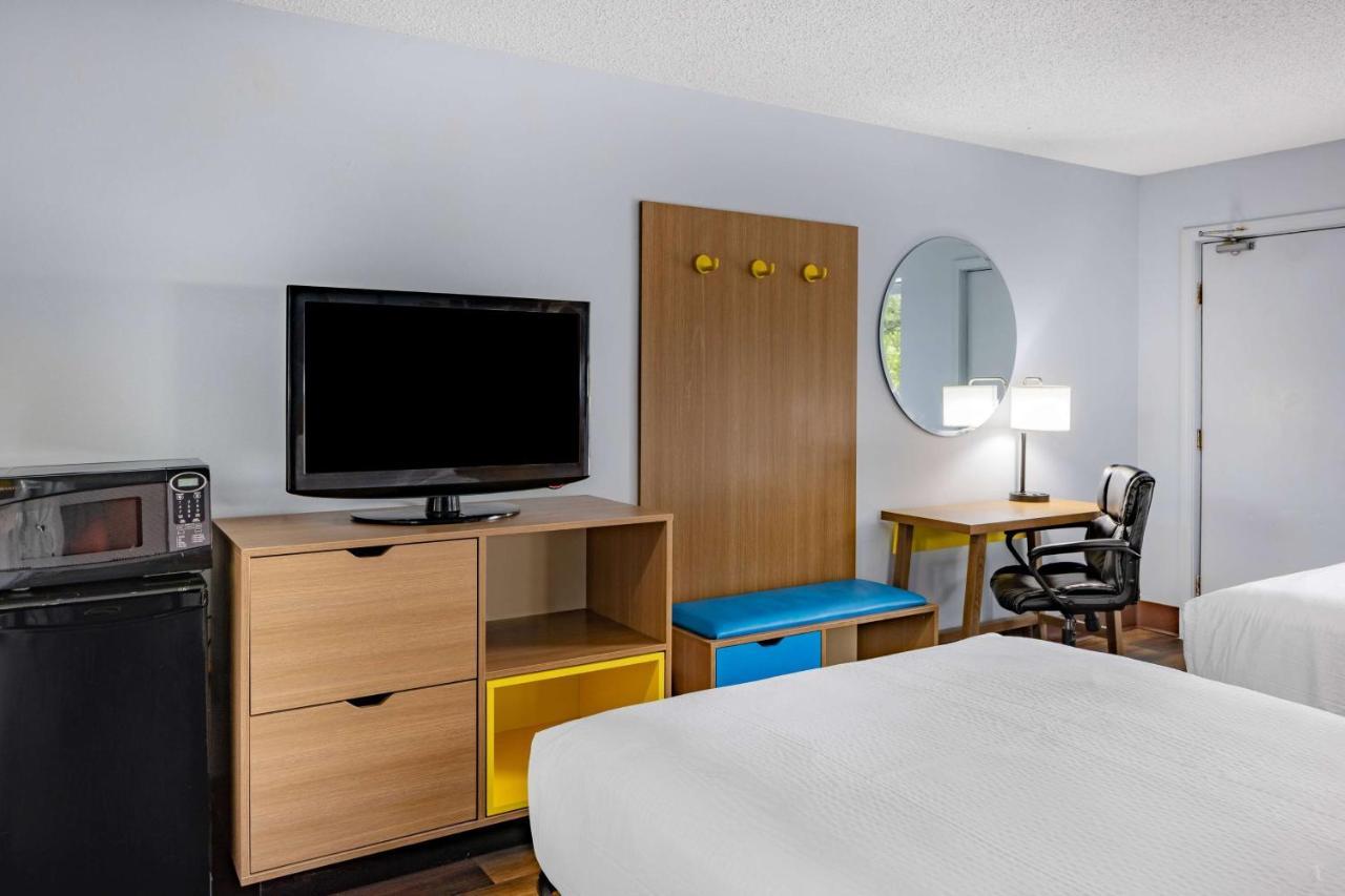 Days Inn By Wyndham Pensacola I-10 Ferry Pass Экстерьер фото