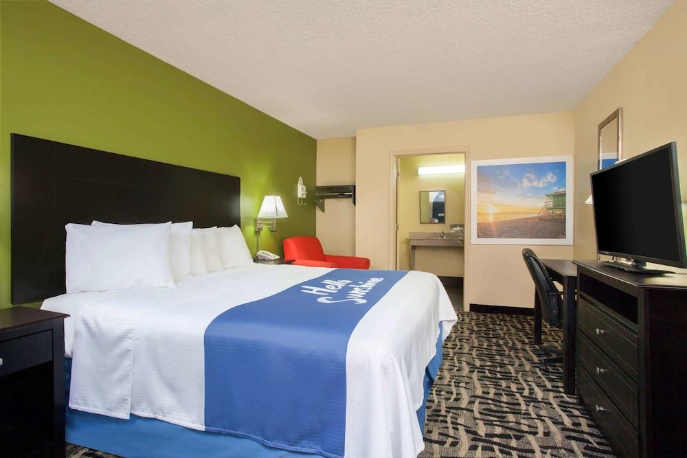 Days Inn By Wyndham Pensacola I-10 Ferry Pass Экстерьер фото