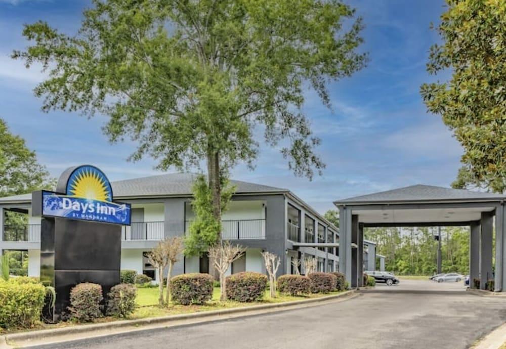 Days Inn By Wyndham Pensacola I-10 Ferry Pass Экстерьер фото